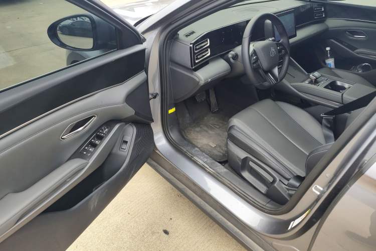 Used BYD Qin L 2024 DM-i 80KM Leading Model Driver Seat