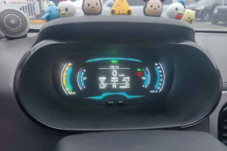 Used Chery Little Ant 2022 Sweet Pink Edition Half-Sugar Version Lithium Iron Phosphate 29.2 kWh 30 kW 301 km