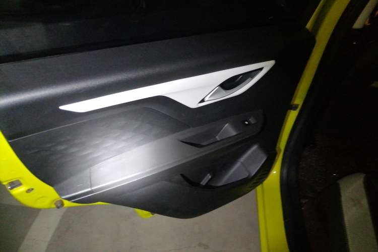 Used SOL E10X 2021 302 km Range Fashion Edition 31.4 kWh