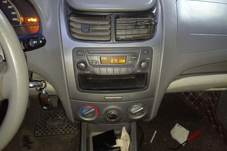 Used Chevrolet Sail 2013 Sedan 1.2L Manual Fashionable Happiness Edition Audio And AC Panel