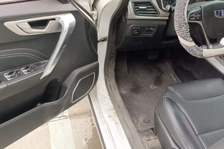 Used Geely Auto Vision X3 2017 1.5L Automatic Elite Model Driver Seat