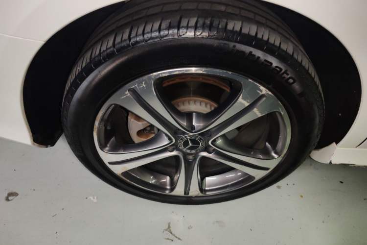Used Mercedes-Benz E-Class 2016 E 200 L Sport Edition Right Rear Wheel Hub