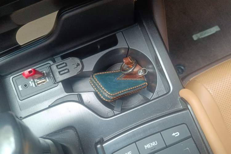 Used Lexus ES 2020 300h Premier Edition