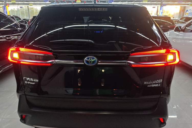 Used Toyota Wildlander 2022 Dual-Motor 2.5L E-CVT 4x4 Luxury PLUS Edition