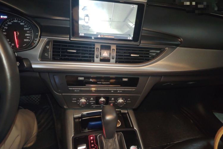 Used Audi A6L 2018 30th Anniversary Edition 35 TFSI Fashion Model
