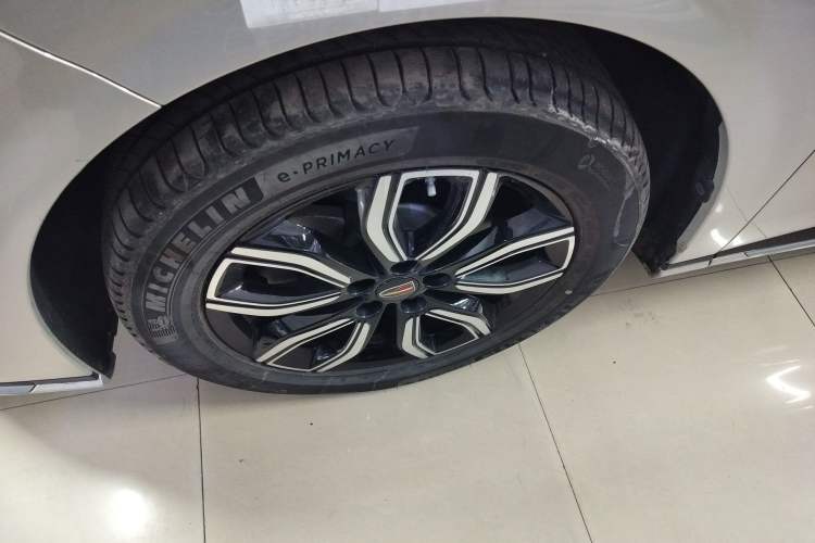 Used Hongqi HQ9 2023 2.0T Smart Connect Flagship Edition Left Front Wheel Hub