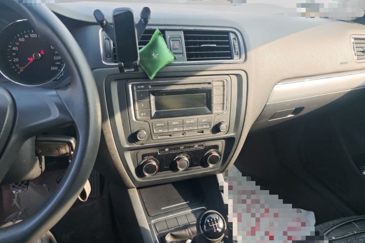 Used Volkswagen Sagitar 2015 1.6L Manual Fashion Edition
