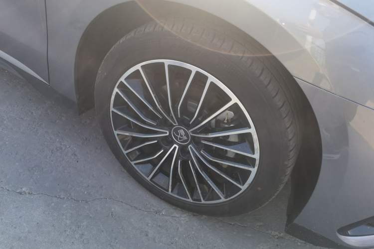 Used BYD Han 2023 DM-i Champion Edition 121KM Prestige Model Right Front Wheel Hub