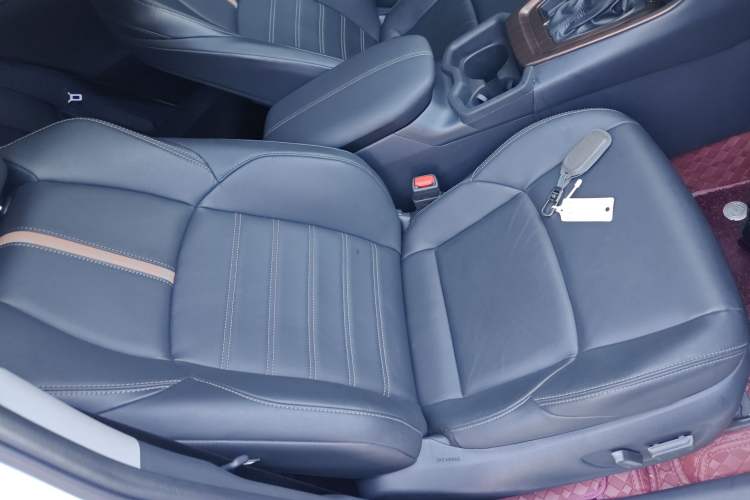 Used Toyota Wildlander 2024 2.0L CVT 4x4 Luxury PLUS Edition Right Front Seat