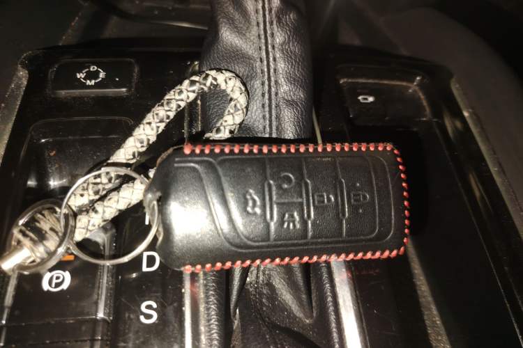 Used GAC Trumpchi GS8 2017 320T Two-Wheel Drive Luxury Smart Connectivity Version (7 Seats) Interior 1