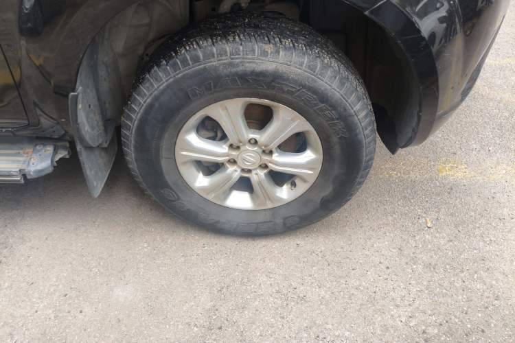 Used Nissan Navara 2017 2.5L Automatic 2WD Luxury Edition QR25