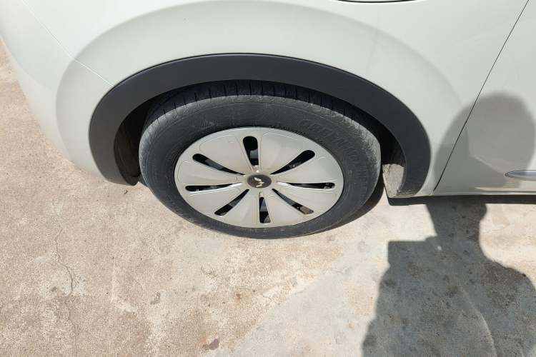 Used Wuling Bingo 2023 333 km Fast-Share Version Left Front Wheel Hub