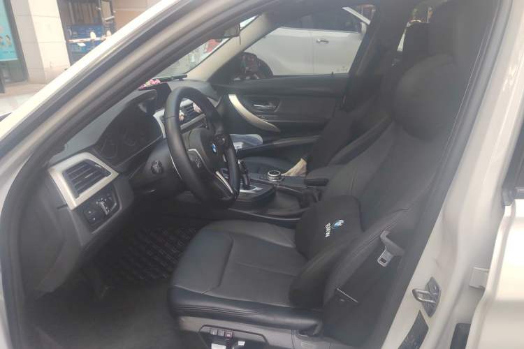 Used BMW 3 Series 2016 320i Fashion Model
