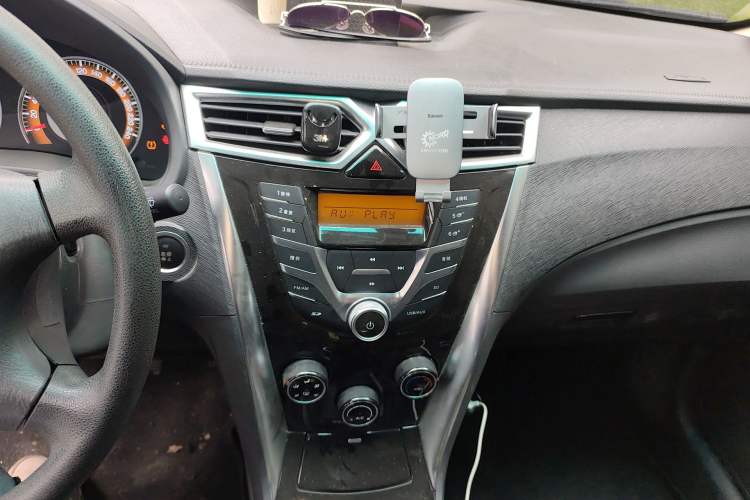 Used BYD F3 2020 1.5L Manual Value Edition Audio And AC Panel