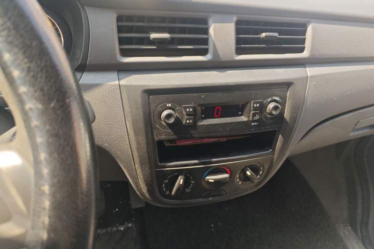 Used Wuling Zhiguang 2015 1.2L S Practical Model LSI