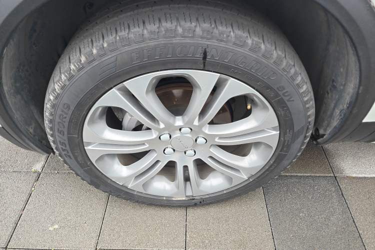 Used Lynk & Co 01 2019 2.0T Two-Wheel-Drive Pro Version China VI Standard Left Front Wheel Hub