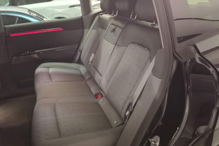 Used Zeekr 7X 2025 100 kWh Long-Range Rear-Wheel Drive with Intelligent Driving Features