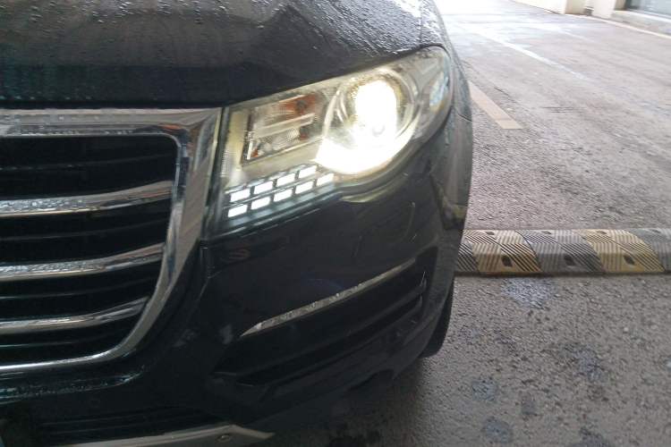 Used Haval H8 2015 2.0T Two-Wheel-Drive Luxury Version