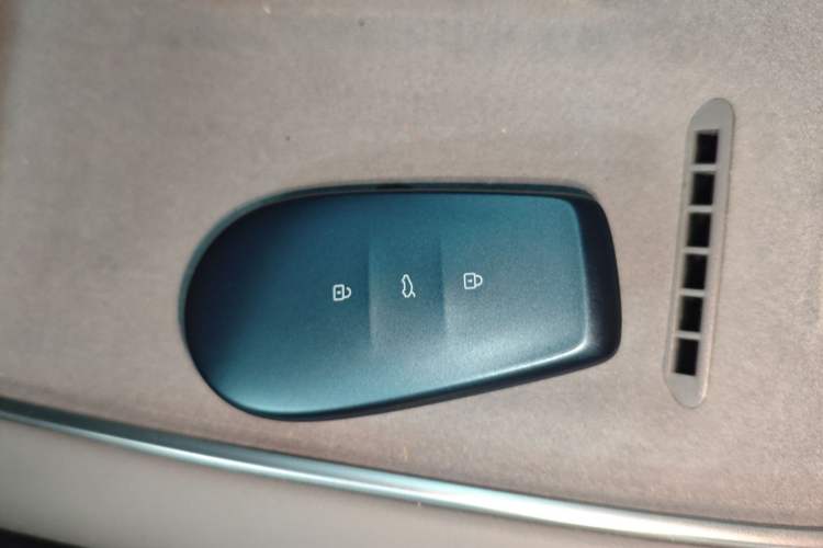Used Nissan N7 2025 625 Max Vehicle Key