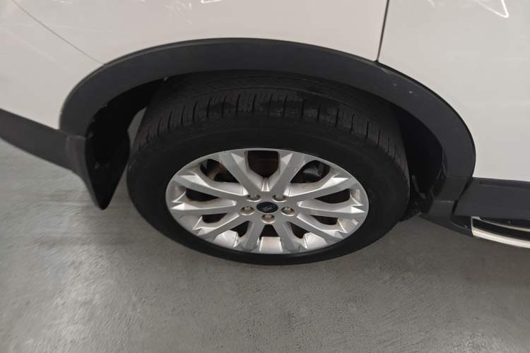 Used Ford Kuga 2013 1.6L GTDi Two-Wheel-Drive Trend Model