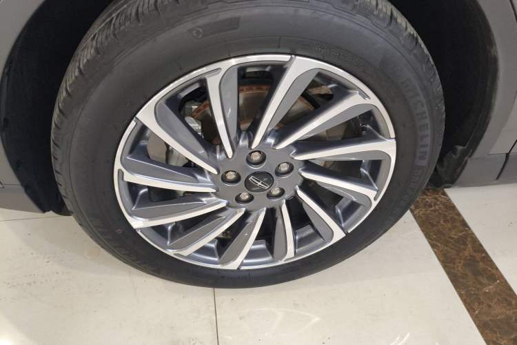 Used Lincoln Corsair 2023 2.0T Two-Wheel-Drive Luxury Edition Exterior 4