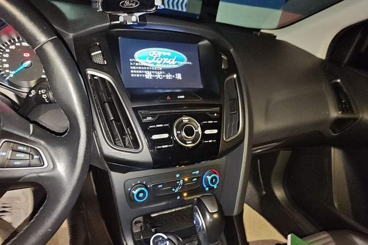 Used Ford Focus 2018 Sedan Classic 1.6L Automatic Trendy SmartDrive Edition