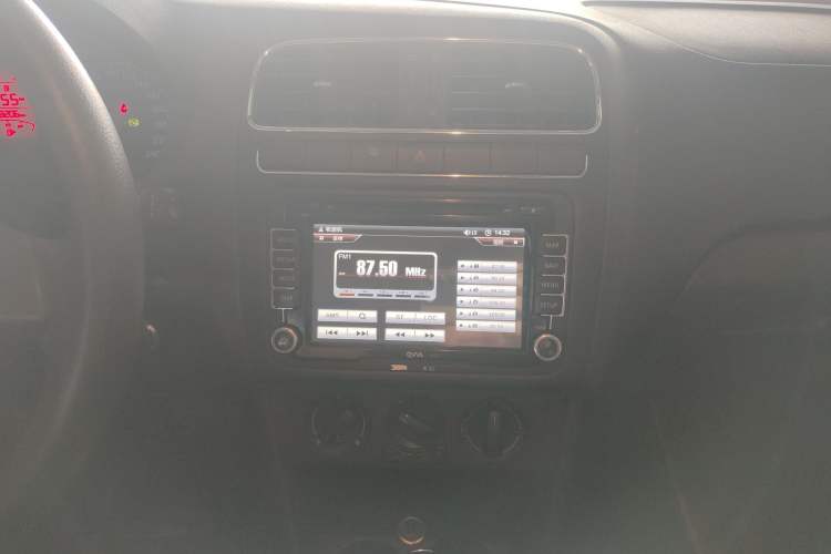 Used Volkswagen Polo 2013 1.4L Automatic Comfort Edition
