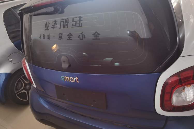 Used smart fortwo 2017 1.0L 52kW New Sound Special Edition China V Emission Standard