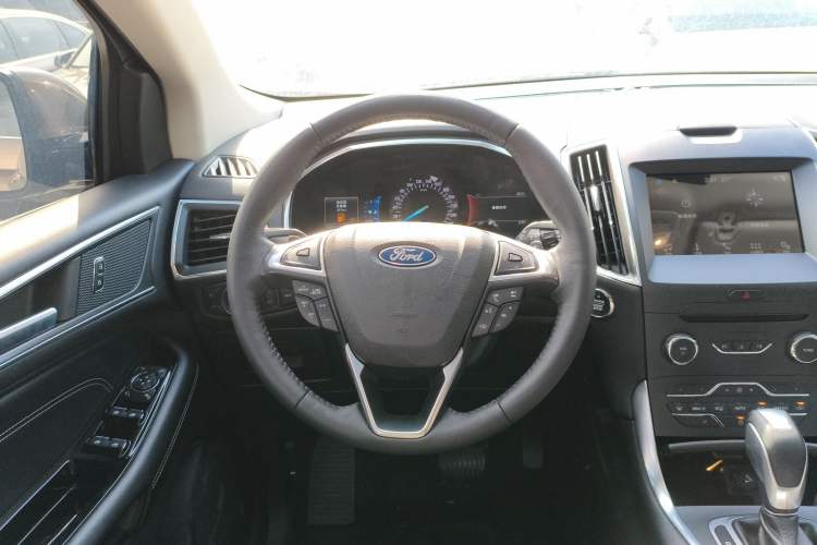 Used Ford Edge 2018 EcoBoost 245 Two-Wheel-Drive Titanium 7-Seater China VI Standard