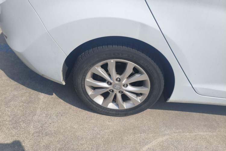 Used Hyundai Elantra (5th Generation / Langdong) 2016 1.6L Automatic Smart Version
