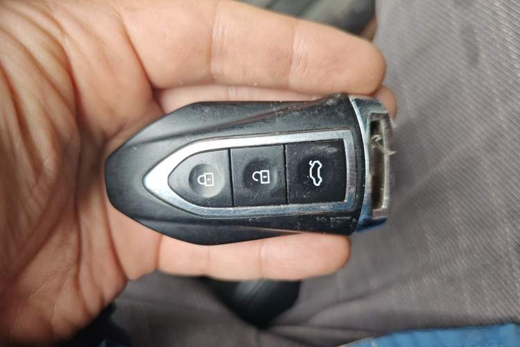 Used Zotye Z700 2016 1.8T Manual Luxury Model

