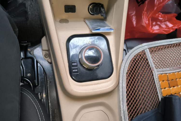 Used CHANGAN KUAYUE Xing V7 EV 2022 High-End Model with 240 km Gear Lever