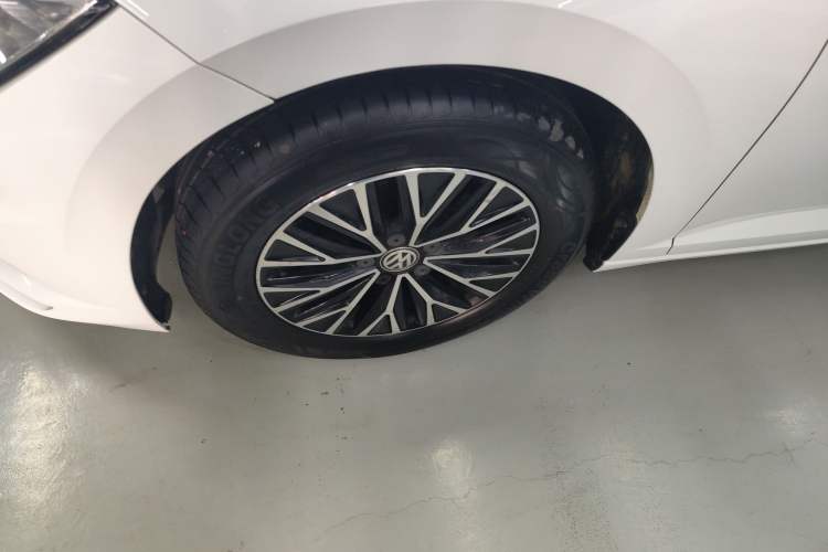 Used Volkswagen Sagitar 2019 200TSI DSG Comfort Version China VI Standard Left Front Wheel Hub