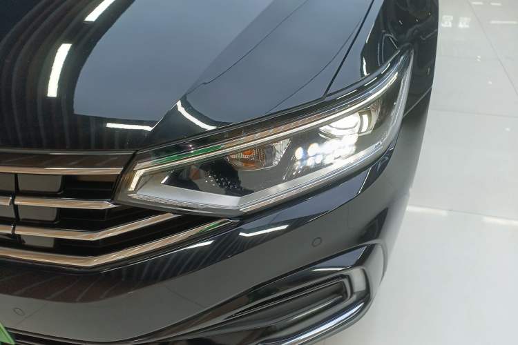 Used Volkswagen Magotan GTE Plug-in Hybrid 2022 GTE Luxury Model Left Front Headlight