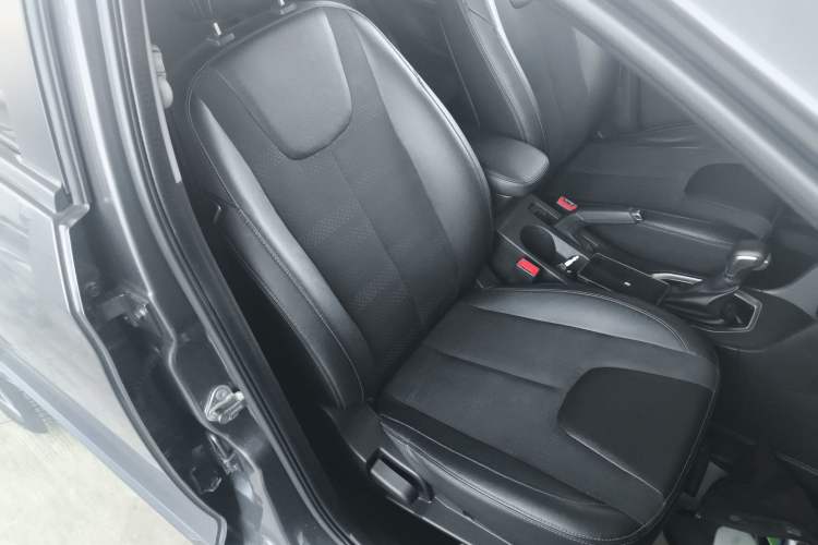 Used Chery Tiggo 3X 2020 Quality Edition 1.5L CVT Deluxe Version Right Front Seat