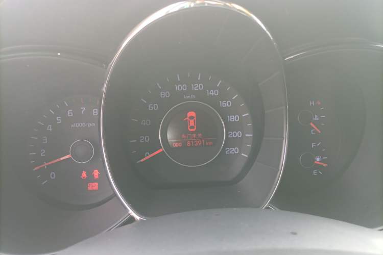 Used Kia K2 2012 Sedan 1.4L MT TOP Commemorative Edition