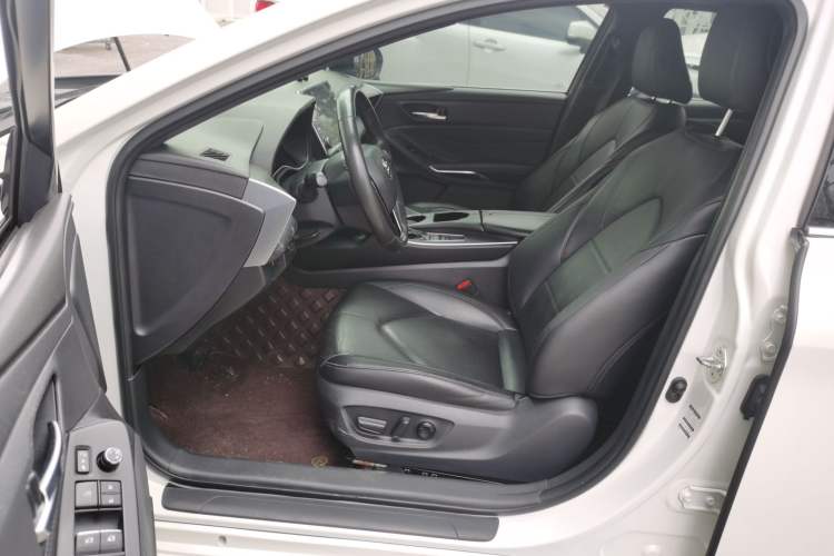 Used Toyota Avalon 2019 Dual-Engine 2.5L Luxury Edition China VI Standard
