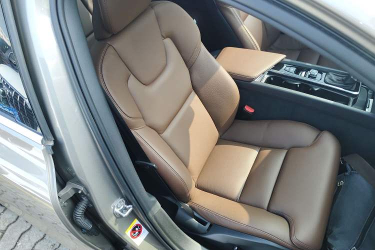 Used Volvo V60 2020 T5 Zhiyuan Luxury Edition
