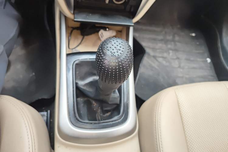 Used Changan Eado 2015 1.6L Manual Luxury Model China IV Standard
