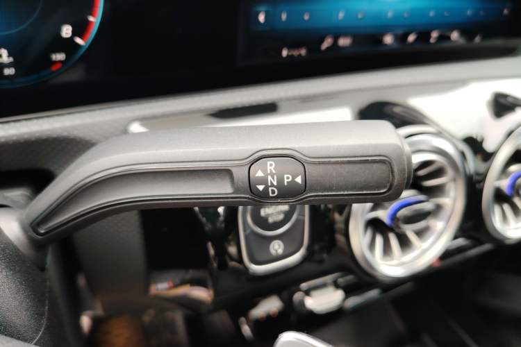 Used Mercedes-Benz A-Class 2021 A 200 L Sport Sedan Fashion Model
