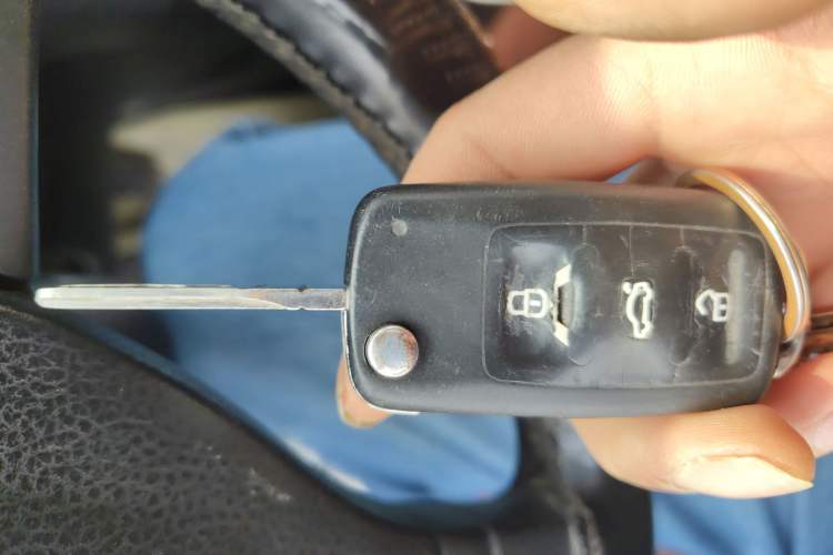 Used Volkswagen Gran Lavida 2013 1.6L Manual Fashion Model