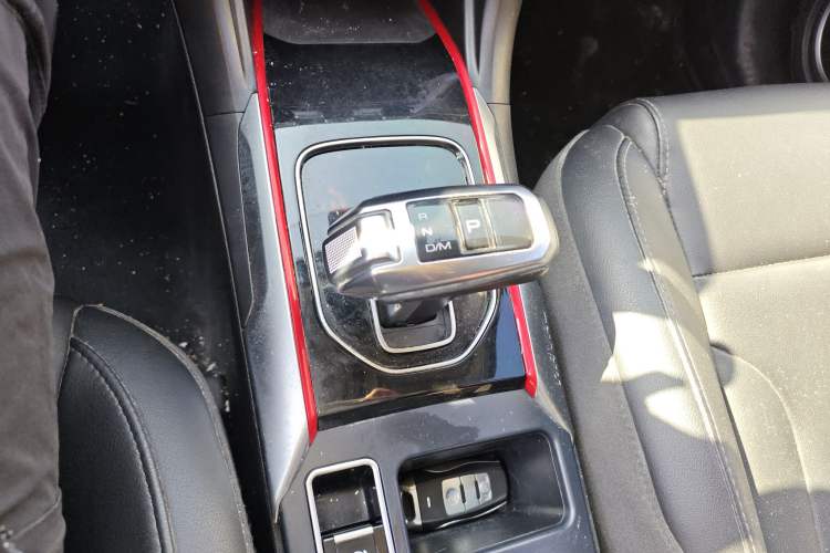 Used Haval H2 2018 Blue-Label 1.5T Dual-Clutch Two-Wheel-Drive Luxury Model