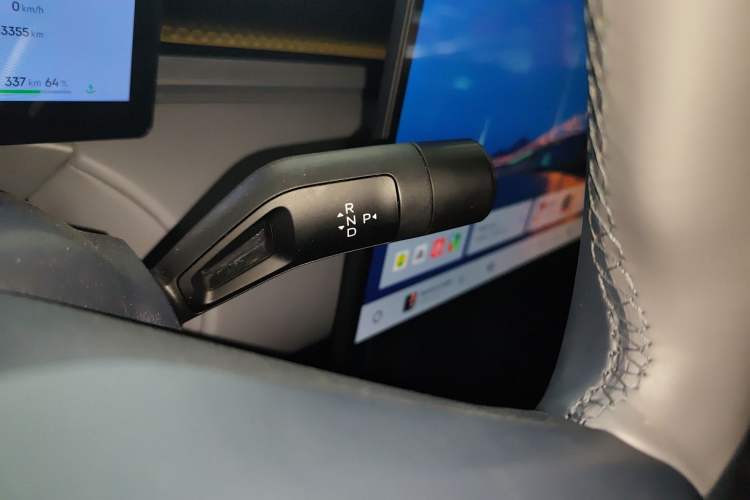 Used Lynk & Co Z20 2025 530 km Range Rear-Wheel Drive Pro Gear Lever