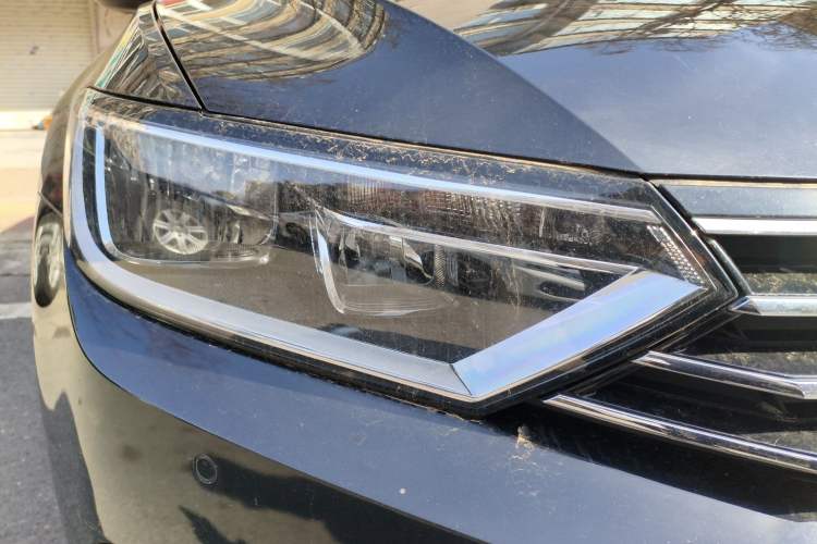 Used Volkswagen Magotan 2019 280TSI DSG Comfort Model China VI Standard Right Front Headlight