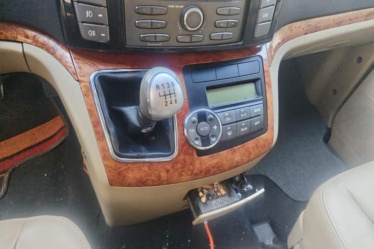 Used JAC Group Refine M5 2012 2.0T Gasoline Manual Business Edition