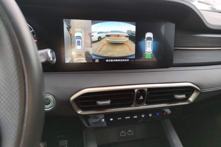 Used JETOUR X90 PLUS 2024 1.6TD DCT Villa PRO 7-Seater Audio And AC Panel