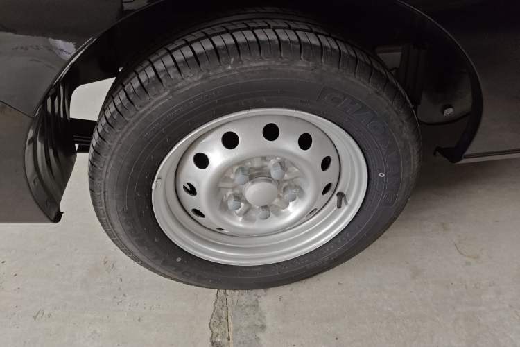 Used JAC Refine M3 2025 PLUS 1.8L Manual Classic Edition 7 Seats