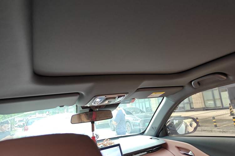 Used CHANGAN UNI-Z New Energy 2024 Blue Whale Smart Electric iDD 125km Excellence Model Headliner