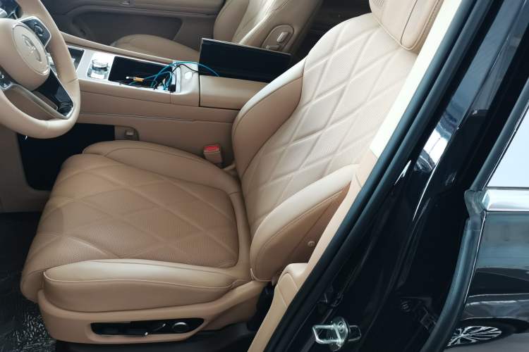 Used Hima AITO M9 2025 Extended-Range Max Version 52 kWh 5-Seater Edition Left Front Seat