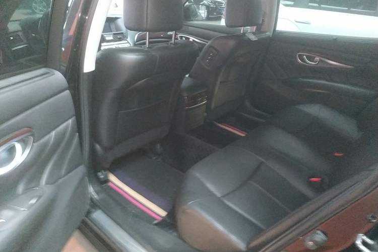 Used Infiniti Q70 2013 Q70L 2.5L Elegance Edition Left Rear Seat